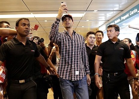 Μάντσεστερ Γιουνάιτεντ: Στη Σιγκαπούρη ο Φέρντιναντ (photos)