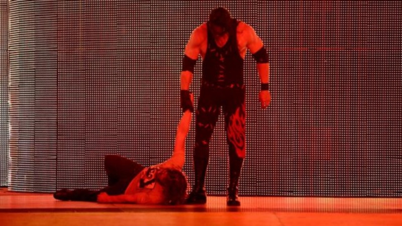 Raw: Εγχείρηση και… πόνος για Bryan (photos+videos)