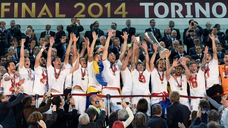 Σεβίλλη: Σηκώνοντας το τρόπαιο (photos)