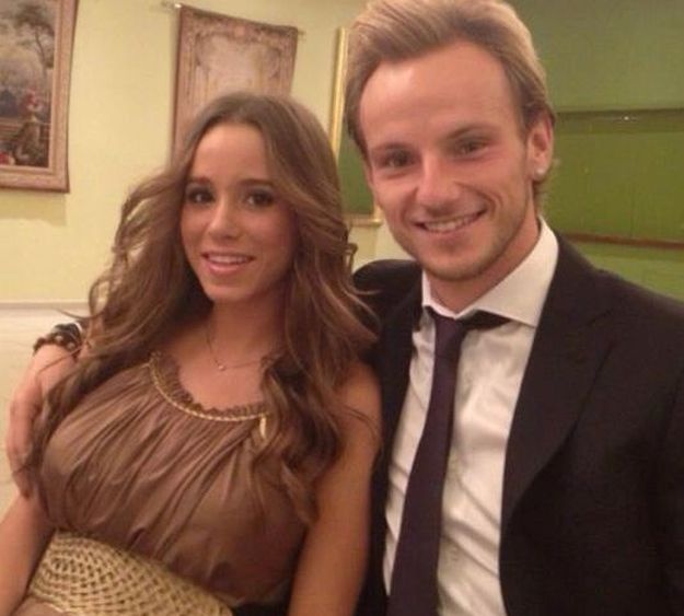 Σεβίλλη: Ο παντρεμένος Ράκιτιτς φιλάει συμπαίκτες του στο στόμα! (photos)