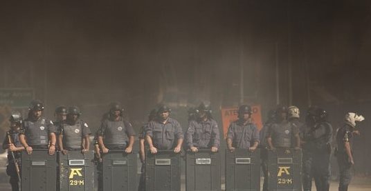 Παγκόσμιο Κύπελλο Βραζιλίας: Φωτιές σε διαδηλώσεις (photos)