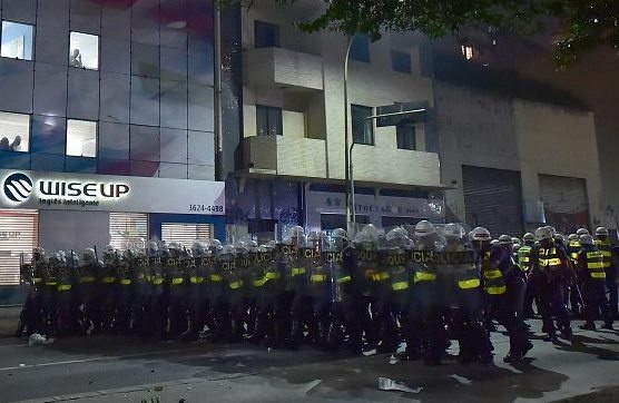 Παγκόσμιο Κύπελλο Βραζιλίας: Φωτιές σε διαδηλώσεις (photos)