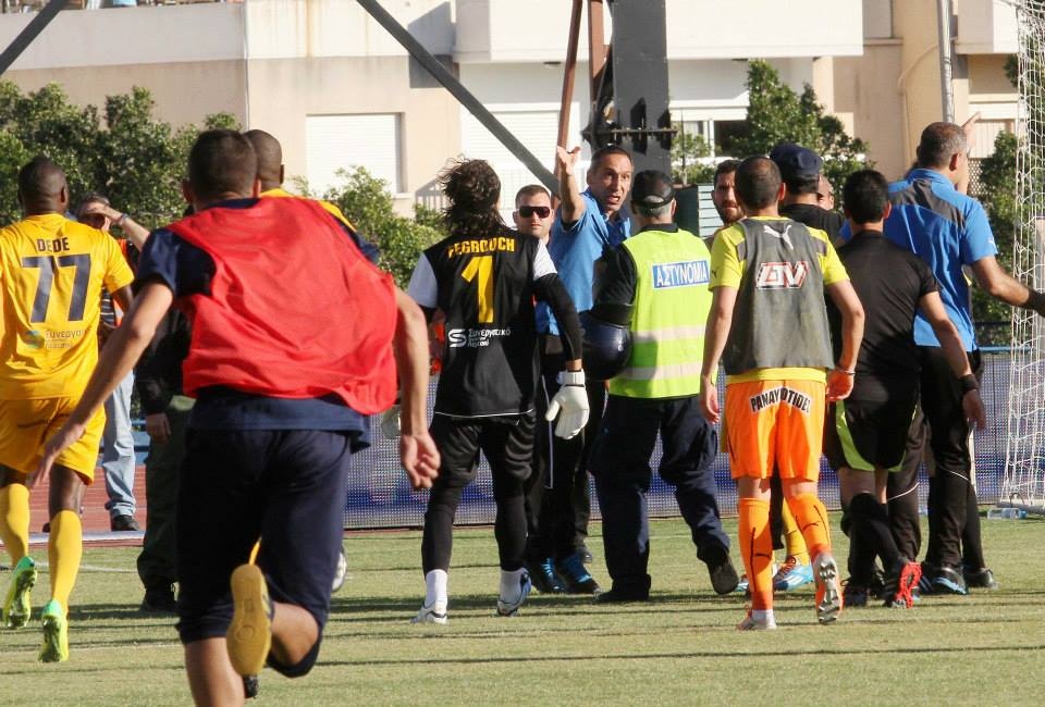 Κύπρος: Τα επεισόδια στο Τσίρειο (photos+video)