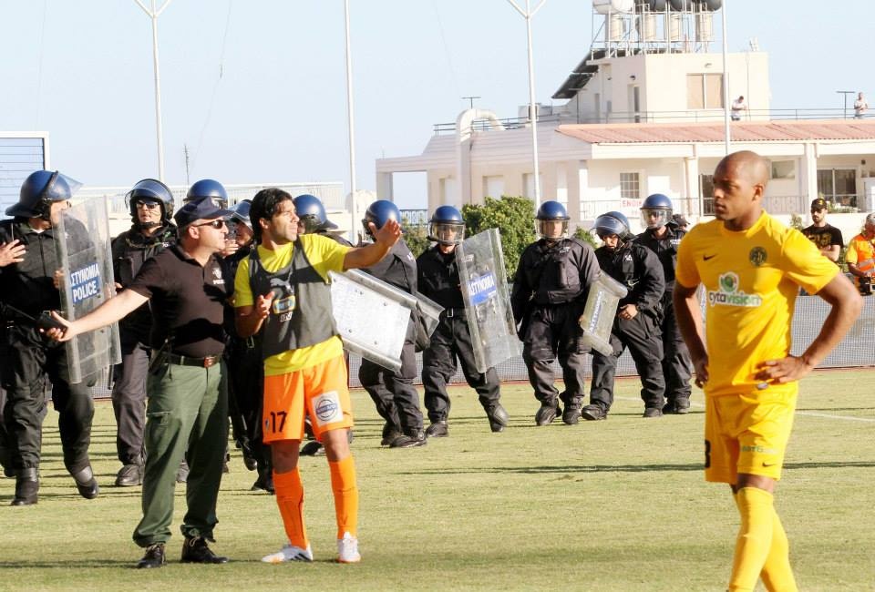 Κύπρος: Τα επεισόδια στο Τσίρειο (photos+video)