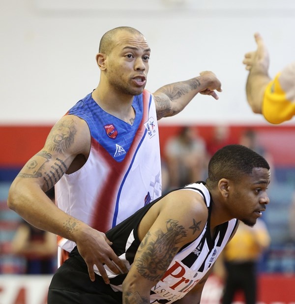 Κάρτερ: «Πιο επιθετικοί στην άμυνα» (photos)