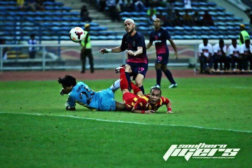 Μαλαισία: Προσκυνούν τον Φιγκερόα! (photos+videos)