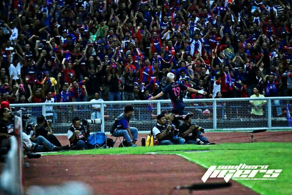 Μαλαισία: Προσκυνούν τον Φιγκερόα! (photos+videos)