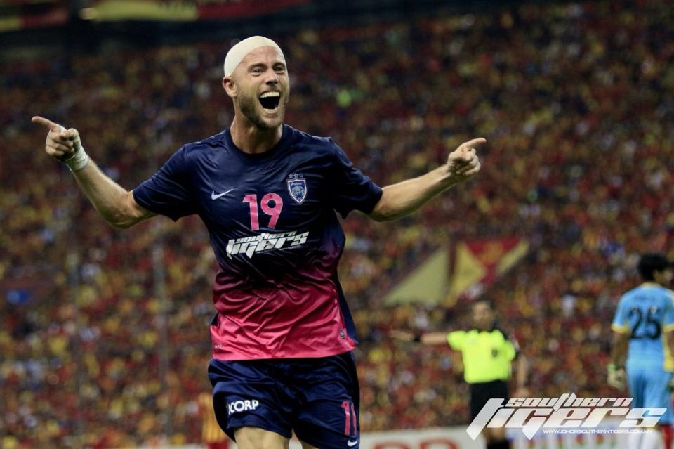 Μαλαισία: Προσκυνούν τον Φιγκερόα! (photos+videos)