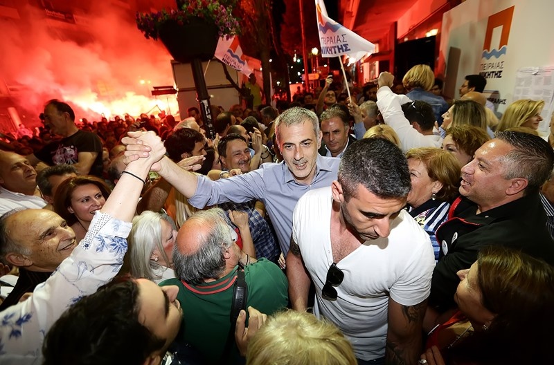 Εκλογές 2014: Πανηγυρισμοί για Μώραλη στον Πειραιά (photos)