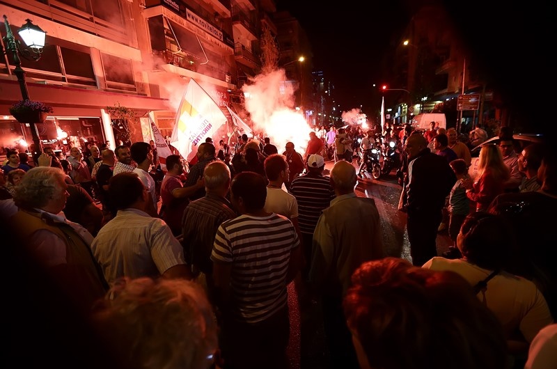 Εκλογές 2014: Πανηγυρισμοί για Μώραλη στον Πειραιά (photos)