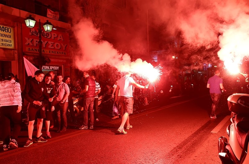 Εκλογές 2014: Πανηγυρισμοί για Μώραλη στον Πειραιά (photos)