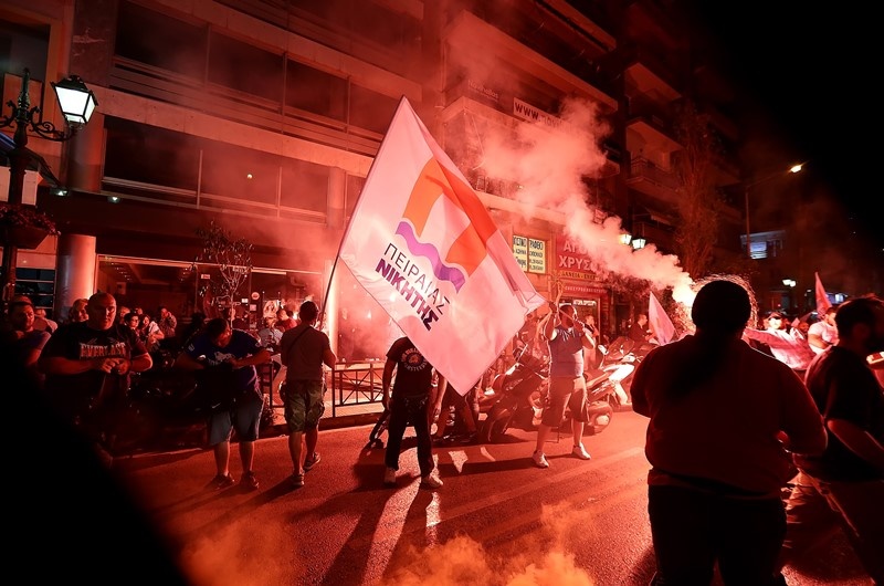 Εκλογές 2014: Πανηγυρισμοί για Μώραλη στον Πειραιά (photos)