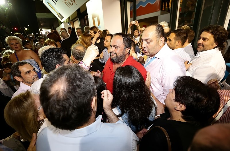 Εκλογές 2014: Πανηγυρισμοί για Μώραλη στον Πειραιά (photos)