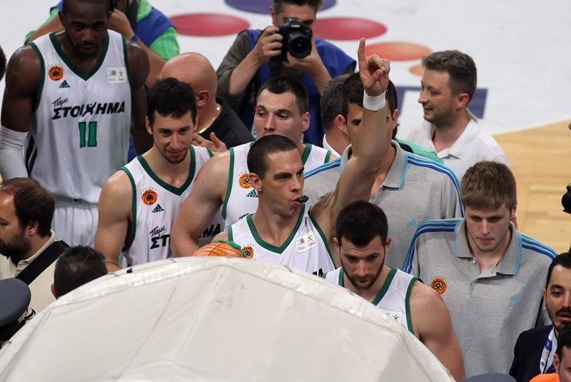 Ζεύγος Γκουίν στο Onsports: «Θα πιούμε στην υγειά του τίτλου του Παναθηναϊκού» (photos+videos)