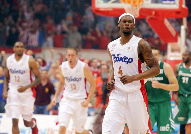 Ολυμπιακός: Τα «εκρηκτικά» τρίποντα Σπανούλη και Πέτγουεϊ (photos+video)