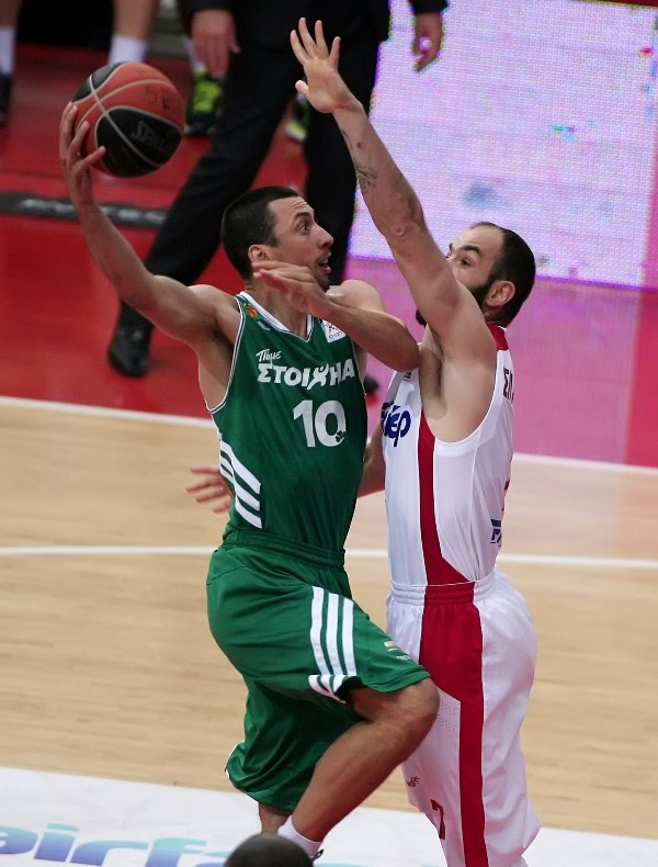 Ολυμπιακός: Τα «εκρηκτικά» τρίποντα Σπανούλη και Πέτγουεϊ (photos+video)