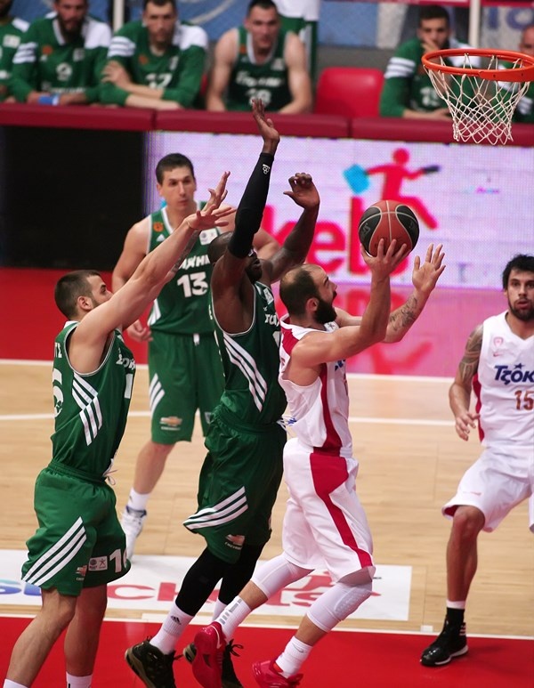 Ολυμπιακός: Τα «εκρηκτικά» τρίποντα Σπανούλη και Πέτγουεϊ (photos+video)