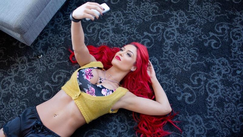 WWE: Ξέρει και από μπάλα η Eva Marie (photos)