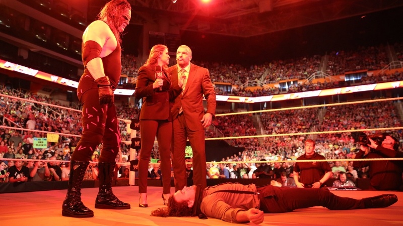 Raw: Ανωτερότητα Evolution, διστακτικότητα Bryan (photos+videos)