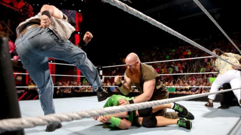 Raw: Ανωτερότητα Evolution, διστακτικότητα Bryan (photos+videos)