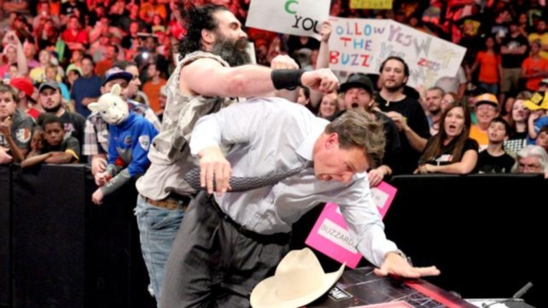 Raw: Ανωτερότητα Evolution, διστακτικότητα Bryan (photos+videos)