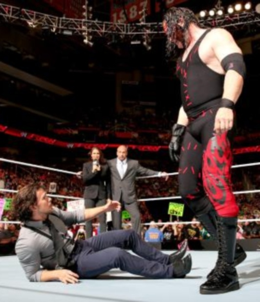 Raw: Ανωτερότητα Evolution, διστακτικότητα Bryan (photos+videos)