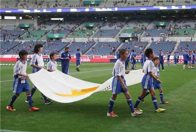 Φτωχή νίκη (1-0) για την Ιαπωνία (video+photos)