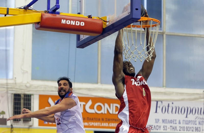 Ολυμπιακός: Ευχές στον... Dunkston (photos)