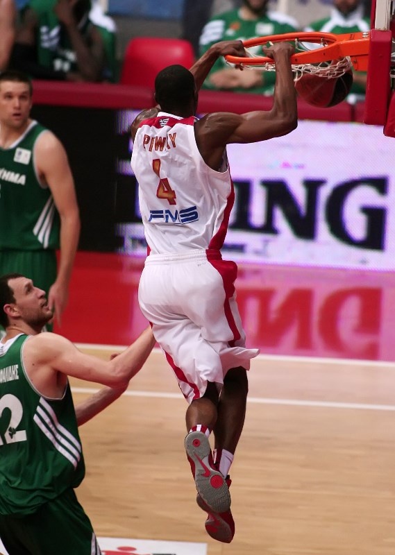 Ολυμπιακός: Ευχές στον... Dunkston (photos)