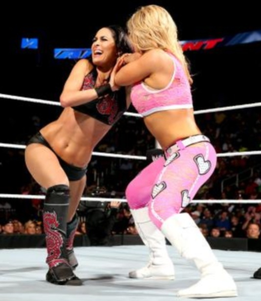 Main Event: Συμβολισμοί από Wyatts (photos+videos)