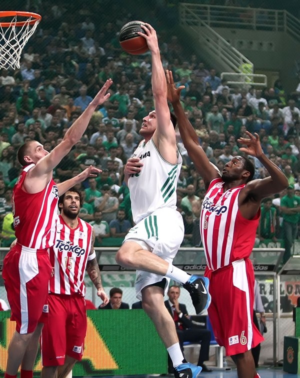 Ολυμπιακός: Μία ακόμη νίκη για Λοτζέσκι και Άντιτς (photos)