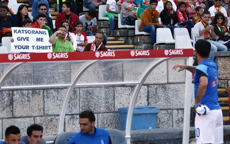Πανό-παράκληση σε Κατσουράνη (photo)