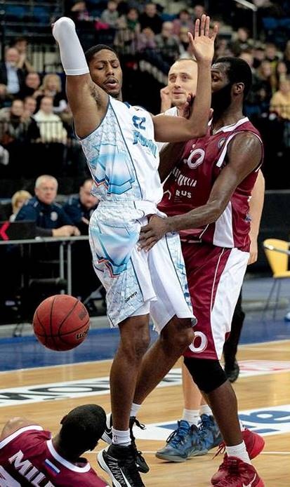 ΤΣΣΚΑ Μόσχας: Ο Χάινς έπιασε τα γεννητικά όργανα αντιπάλου (photos)