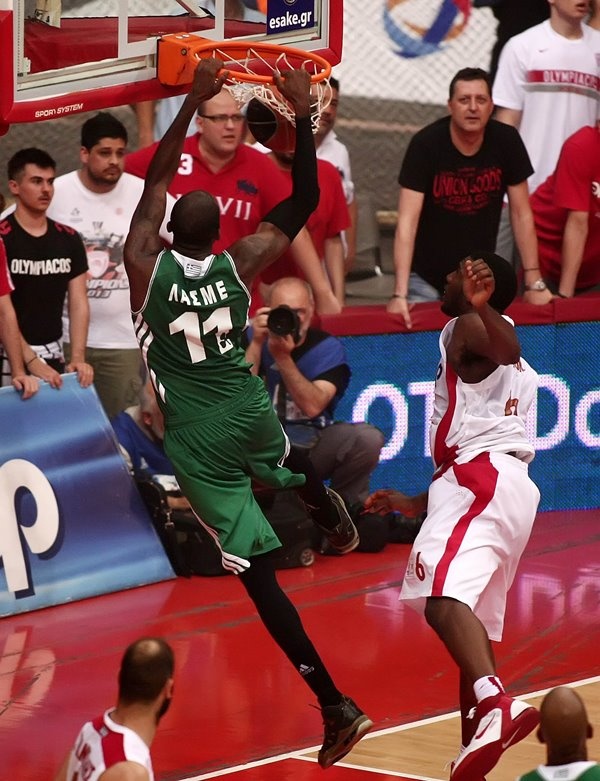 Παναθηναϊκός: Τα... όργια του Λάσμε στο ΣΕΦ (photos)