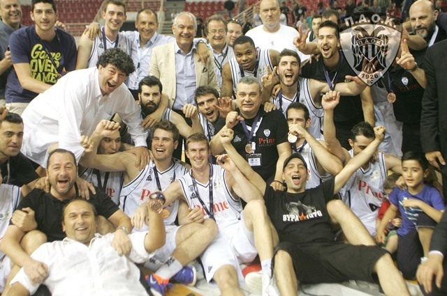 ΠΑΟΚ: Το μετάλλιο στο Γιαννάκη (photos)