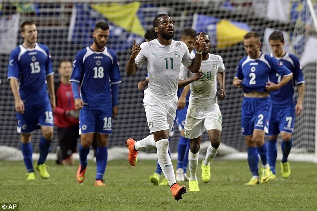 Mundial 2014: Βραβεύτηκε ο Ντρογκμπά (videos+photos)