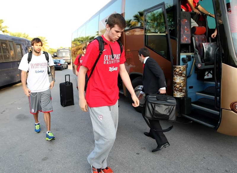 Αγραβάνης: «Καλή επιτυχία στον Ολυμπιακό μας» (photos)