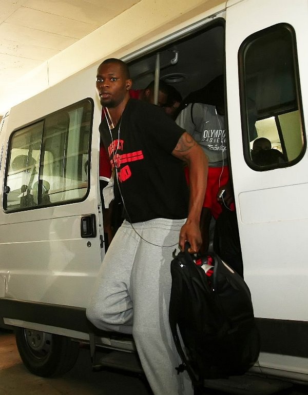 Ολυμπιακός: Η άφιξη στο ΟΑΚΑ (photos)