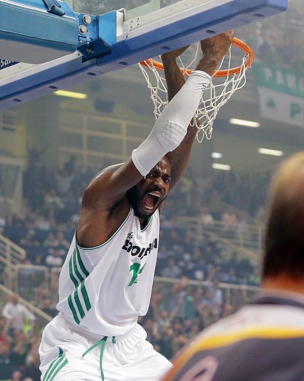 Παναθηναϊκός: Το εντυπωσιακό κάρφωμα του Λάσμε (photos)