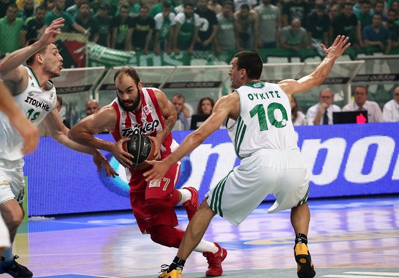 Ούκιτς: «Η ζωή είναι καλή» (photos+tweet)