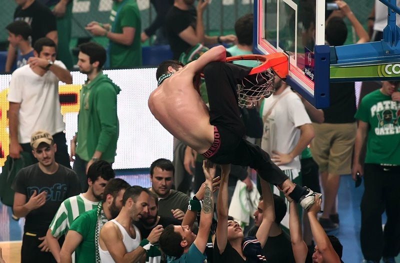Παναθηναϊκός: Κάρφωσαν και οι οπαδοί! (photos)