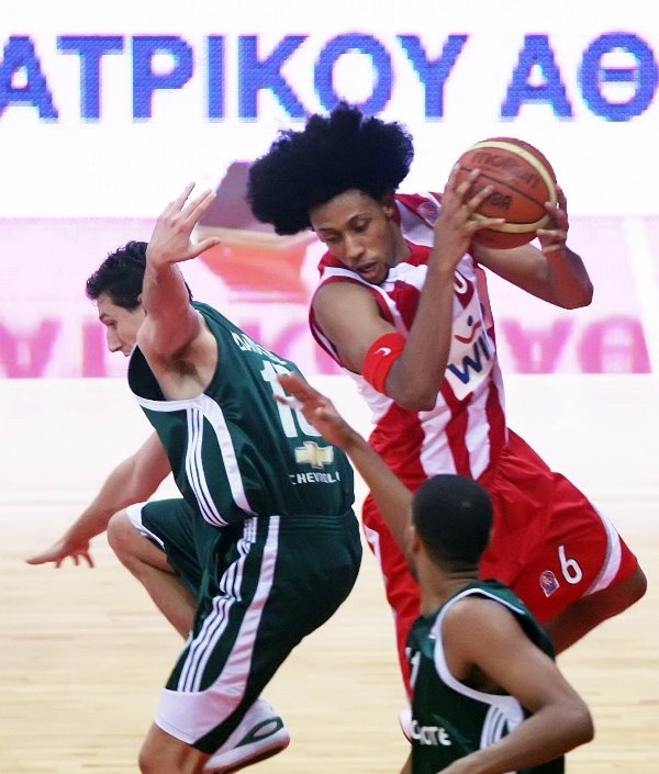 Τσίλντρες: «Ελπίζω να το πάρει ο Ολυμπιακός!» (photos+tweet)
