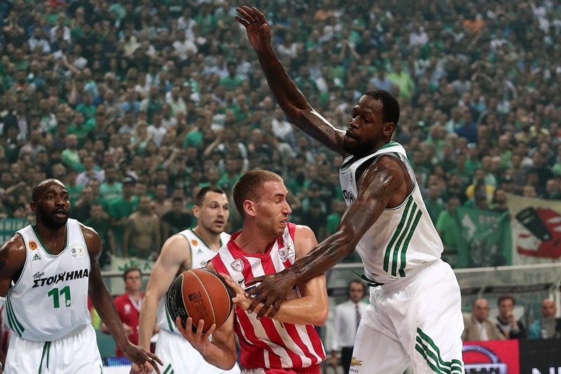 Ολυμπιακός: «Αντίο» από Λοτζέσκι (photos)