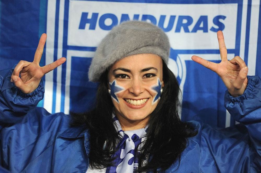 Mundial 2014: Σκίζει η Ονδούρα …εκτός αγωνιστικού χώρου (photos)