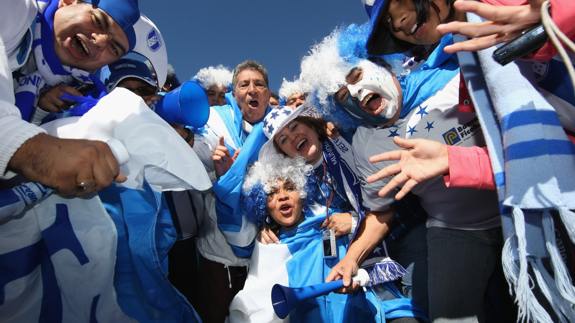 Mundial 2014: Σκίζει η Ονδούρα …εκτός αγωνιστικού χώρου (photos)