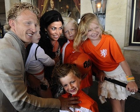 Μουντιάλ 2014: Αποχαιρέτησαν τις γυναίκες τους οι Ολλανδοί (photos)