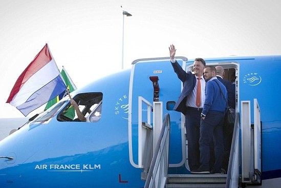 Μουντιάλ 2014: Αποχαιρέτησαν τις γυναίκες τους οι Ολλανδοί (photos)