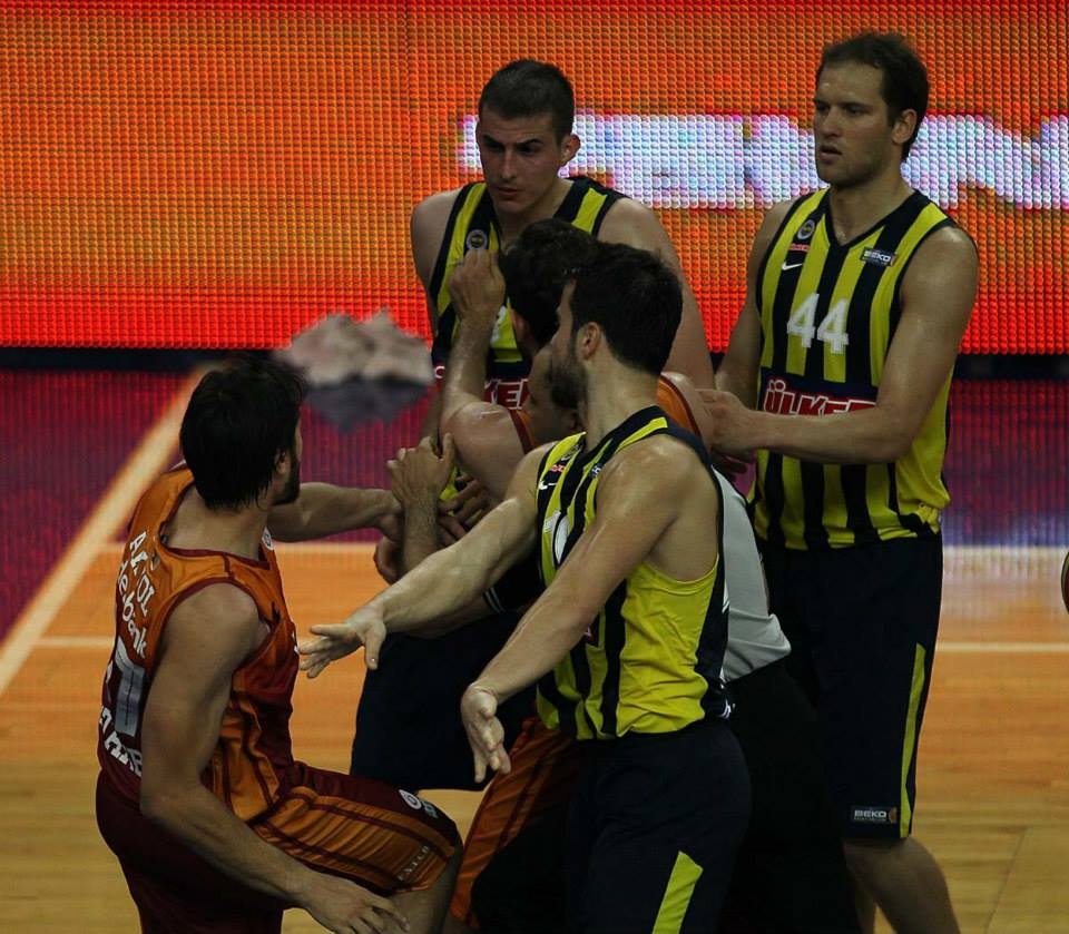 Γαλατάσαραϊ: Πρώτη νίκη επί της «Φενέρ» (photos)