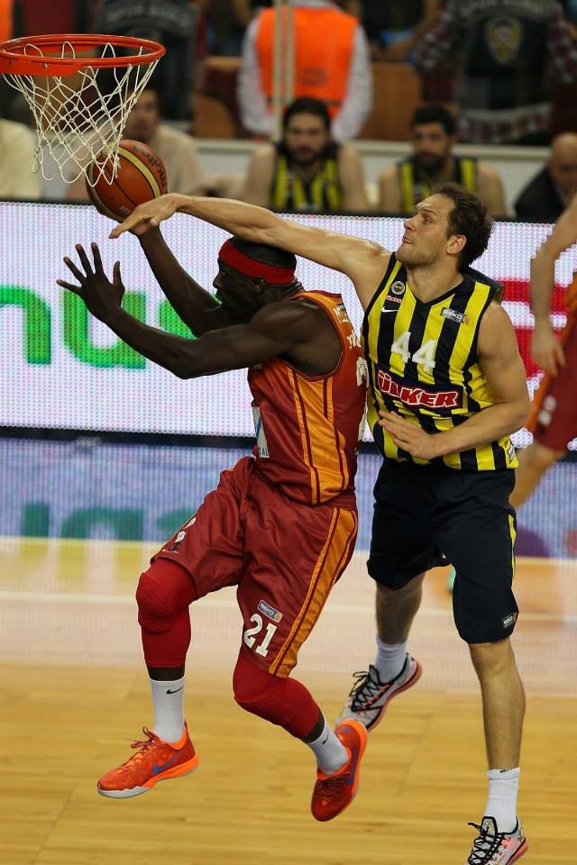 Γαλατάσαραϊ: Πρώτη νίκη επί της «Φενέρ» (photos)