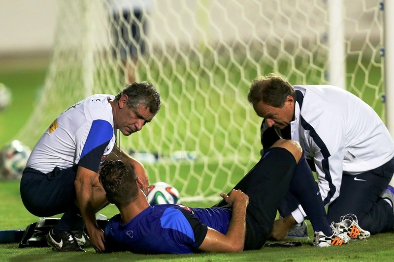 Μουντιάλ 2014: Ο τραυματισμός του Ταχτσίδη (photos)